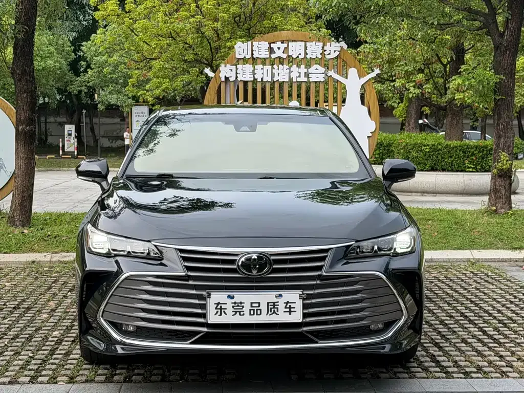 Toyota Avalon — фото 10