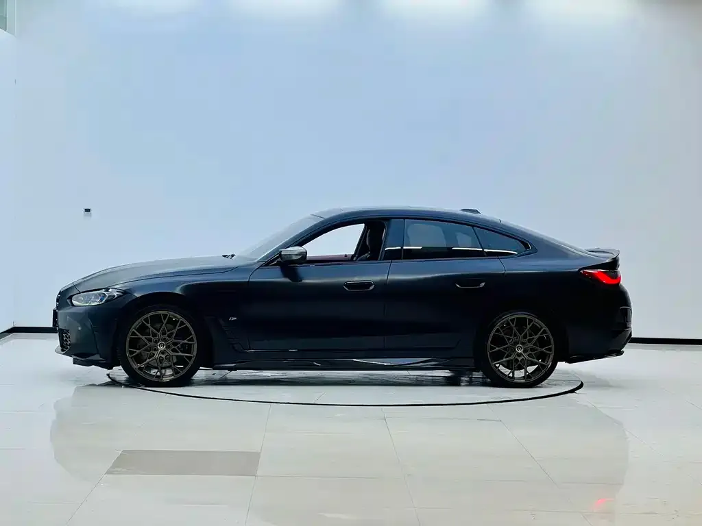 BMW i4 — фото 4