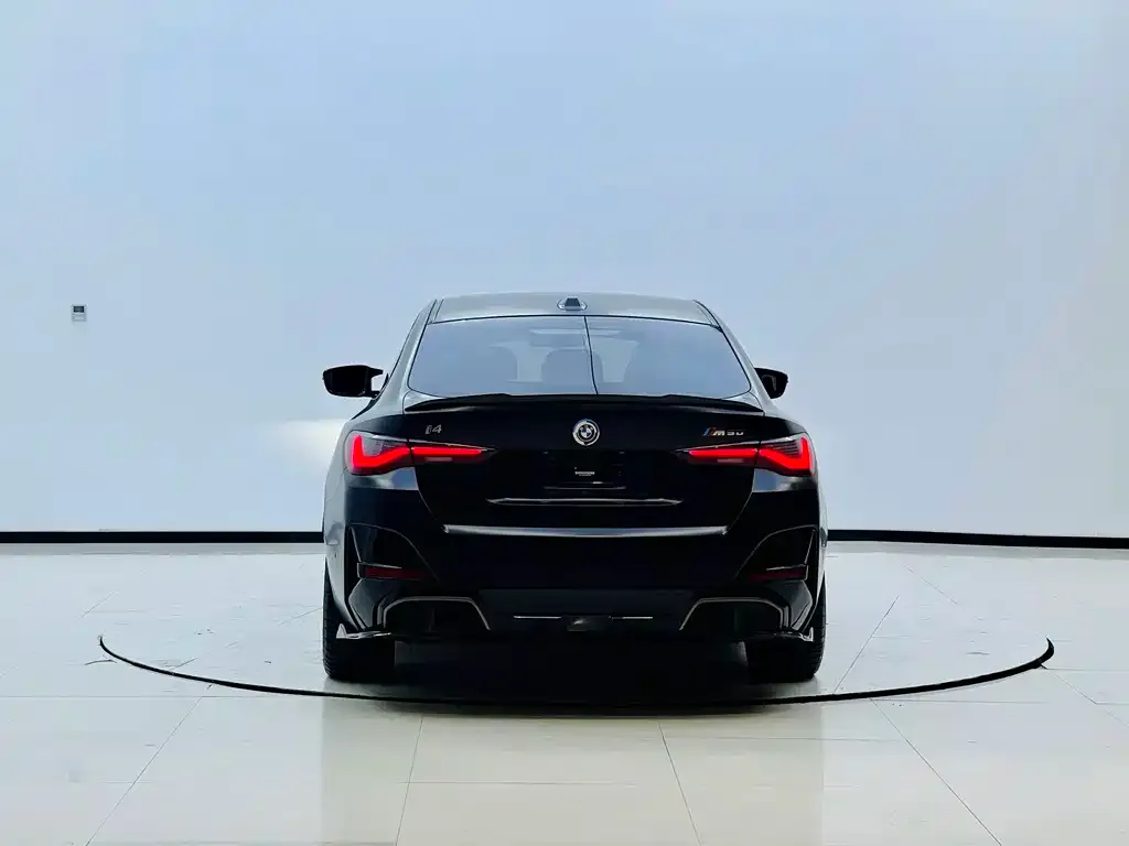 BMW i4 — фото 5
