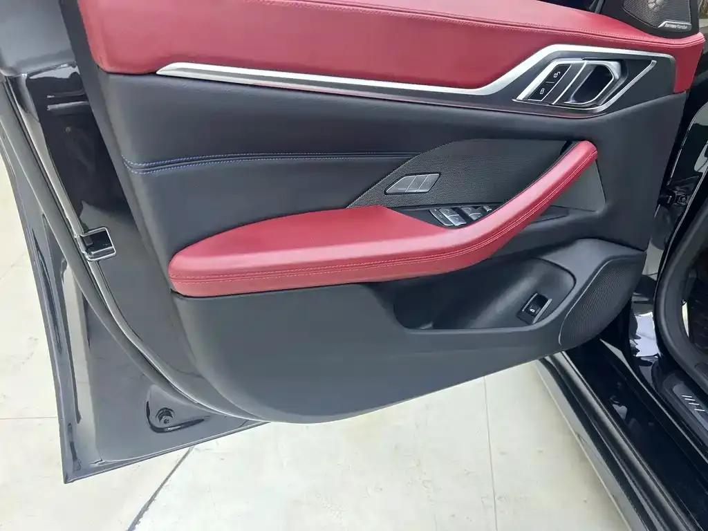 BMW i4 — фото 10