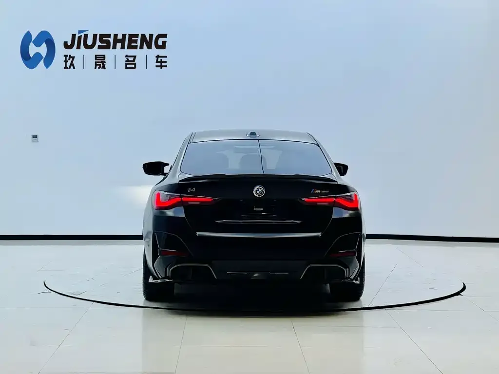 BMW i4 — фото 7