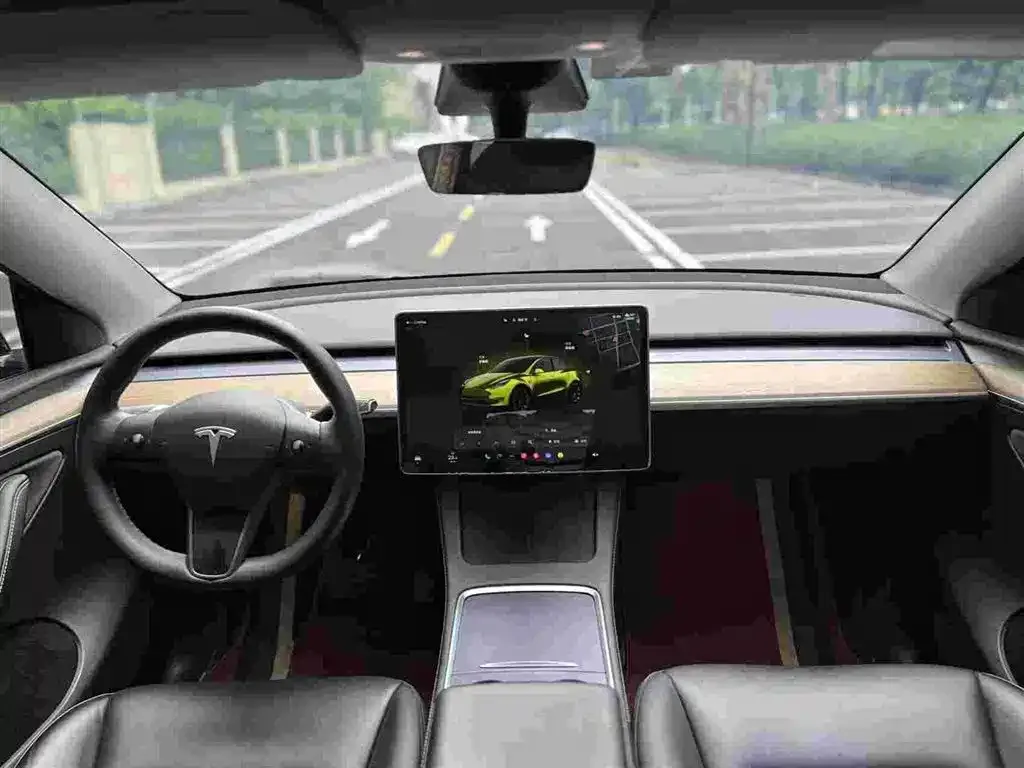 Tesla Model Y — фото 4