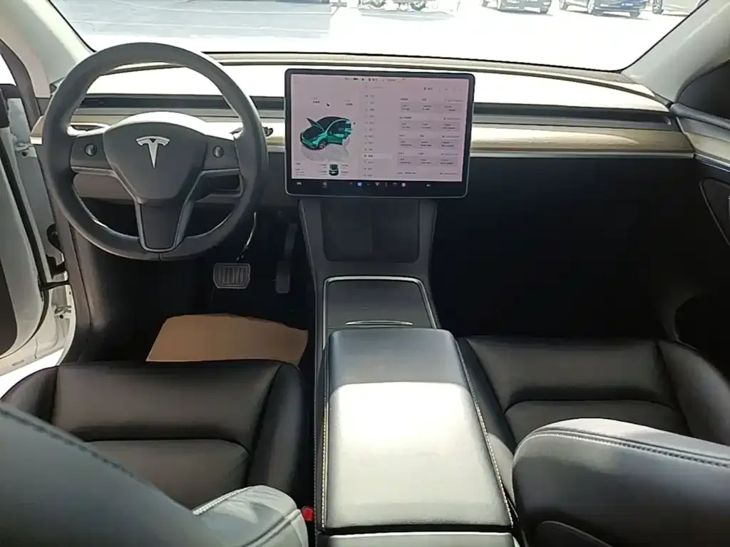Tesla Model Y — фото 2