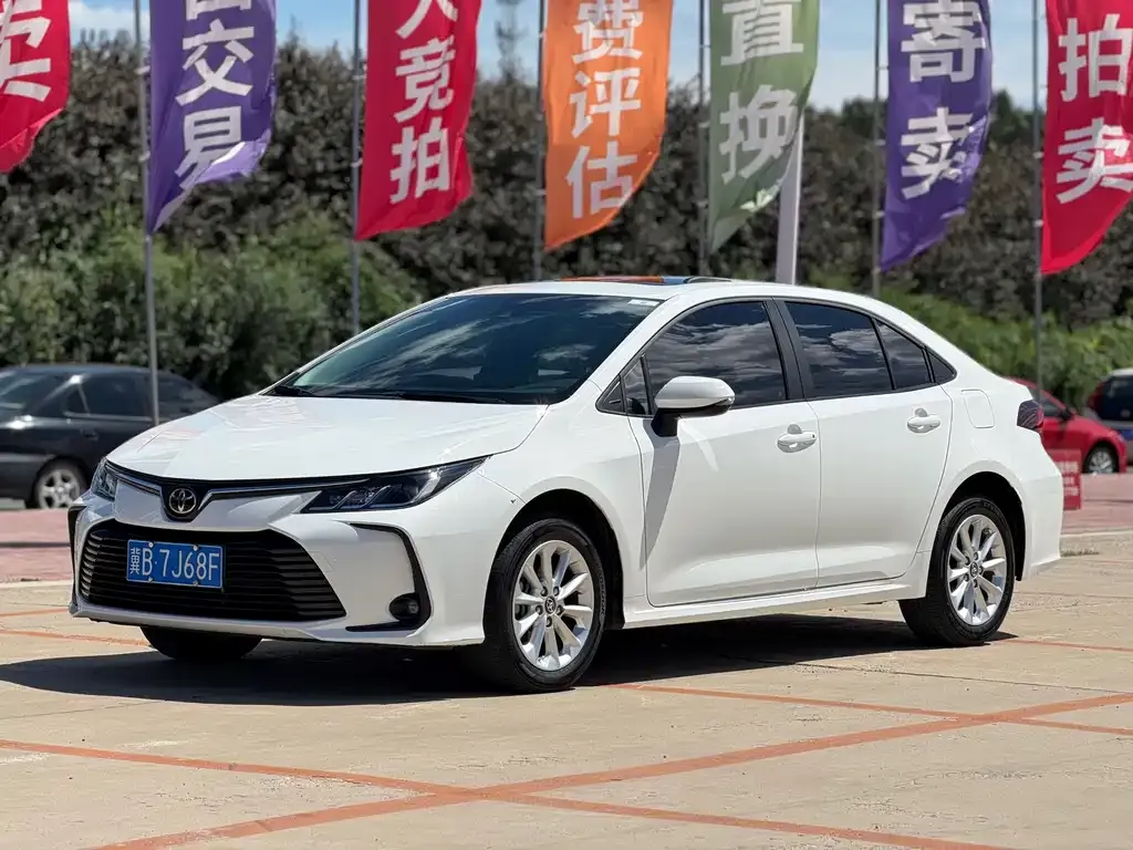 Toyota Corolla — фото 1