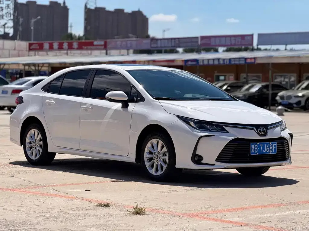 Toyota Corolla — фото 10