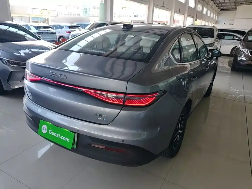 BYD Seal 05 DM-i — фото 9