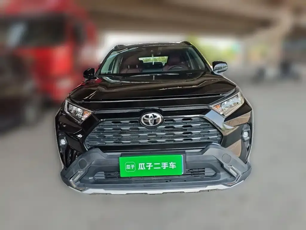 Toyota RAV4 — фото 5