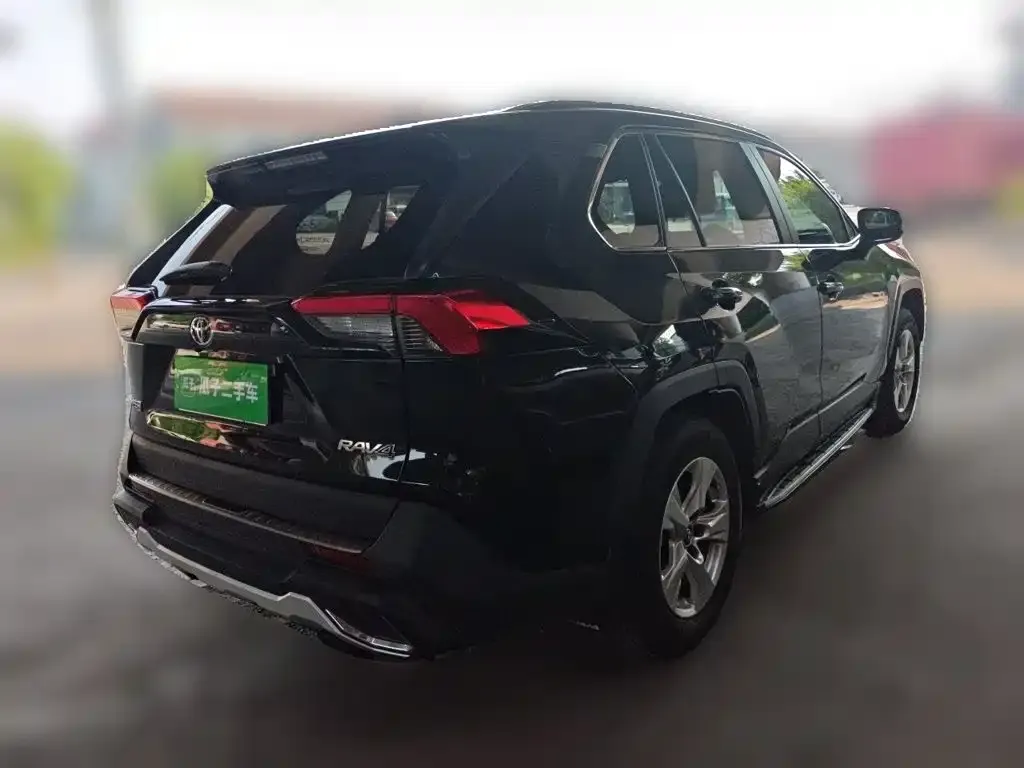 Toyota RAV4 — фото 9