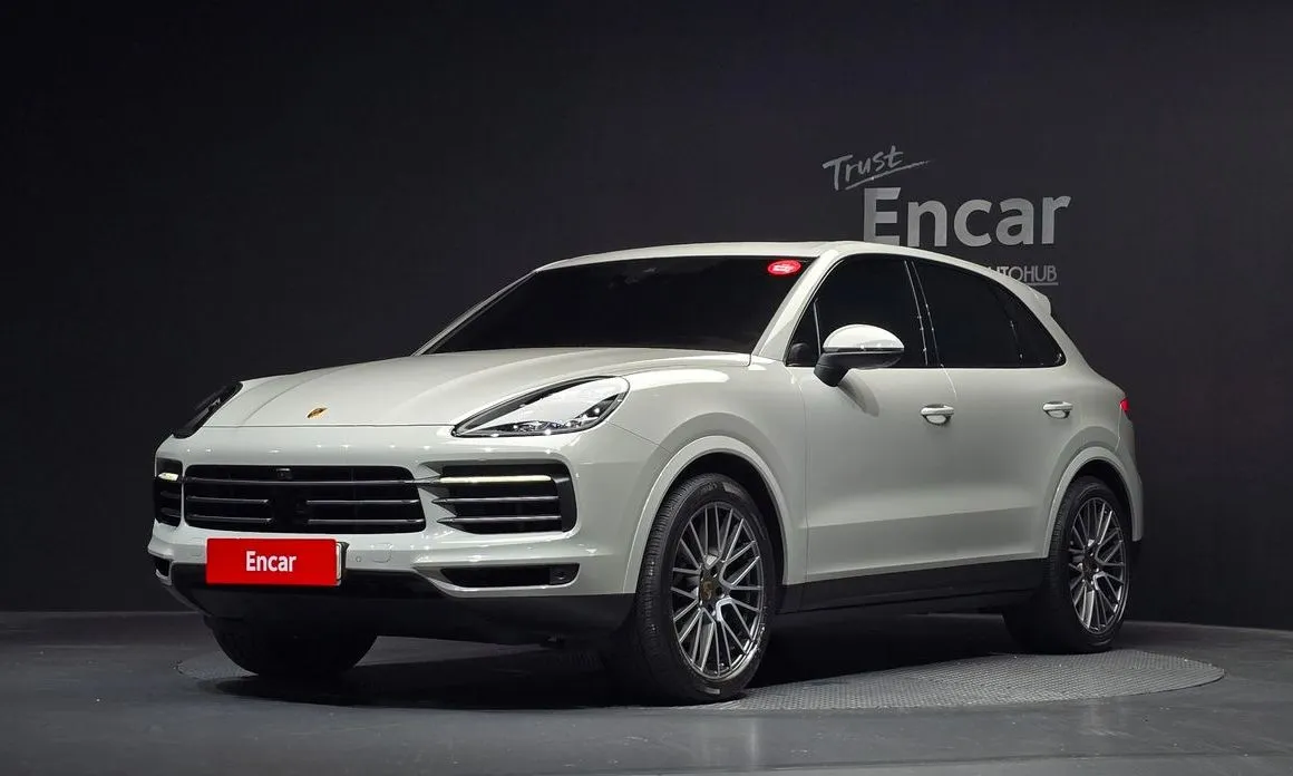 Porsche Cayenne — фото 1