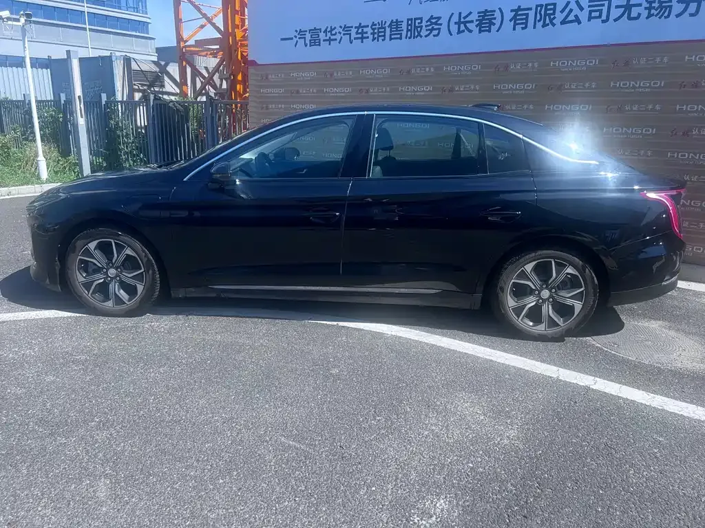 Hongqi E-QM5 — фото 8