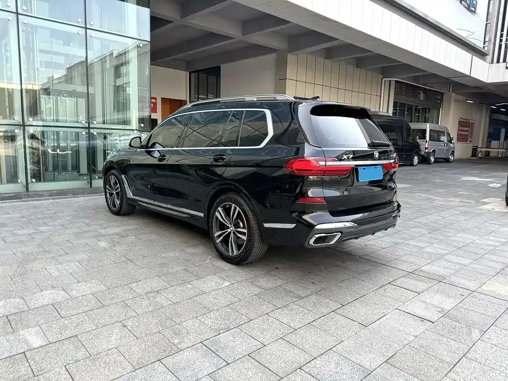 BMW X7 — фото 4