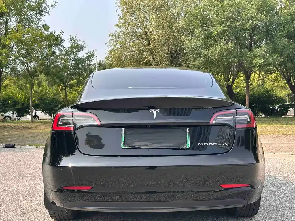 Tesla Model 3 — фото 10
