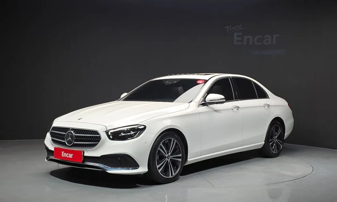 Mercedes-Benz E-Class — фото 1