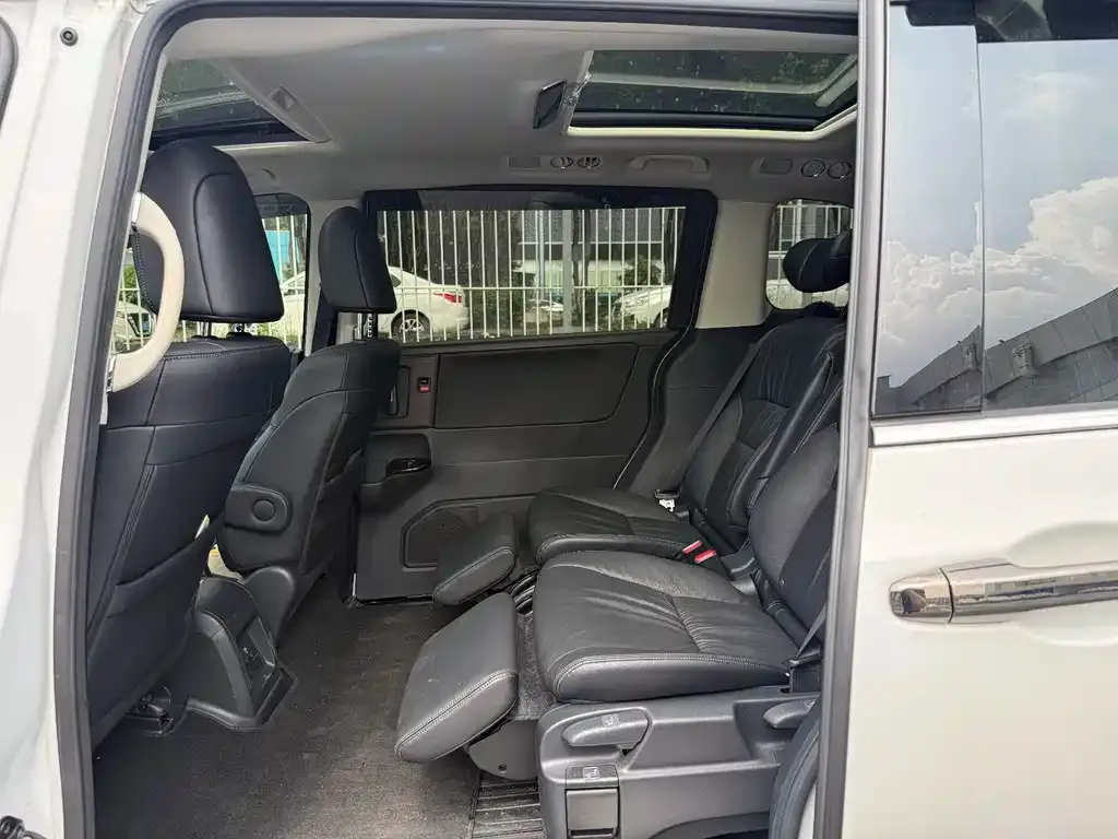 Honda Odyssey — фото 10