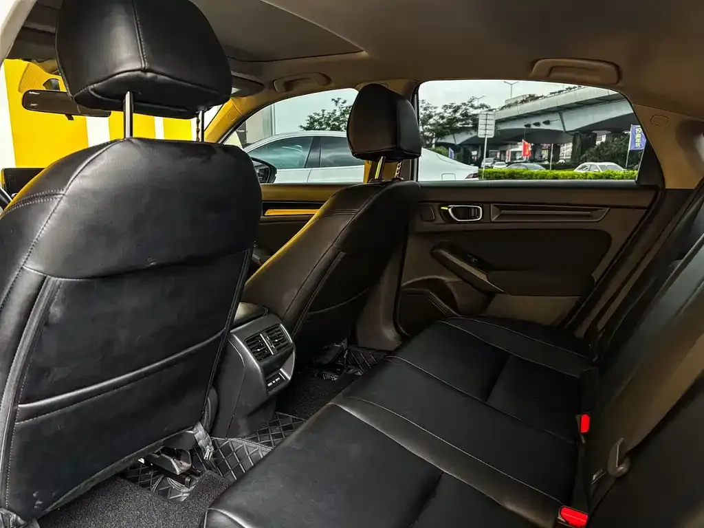 Honda Civic — фото 8