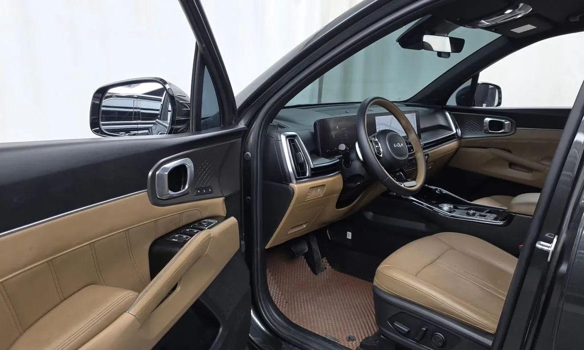 Kia Sorento — фото 8