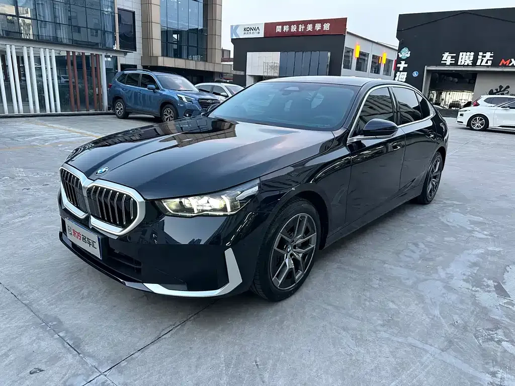 BMW 5 Series — фото 1
