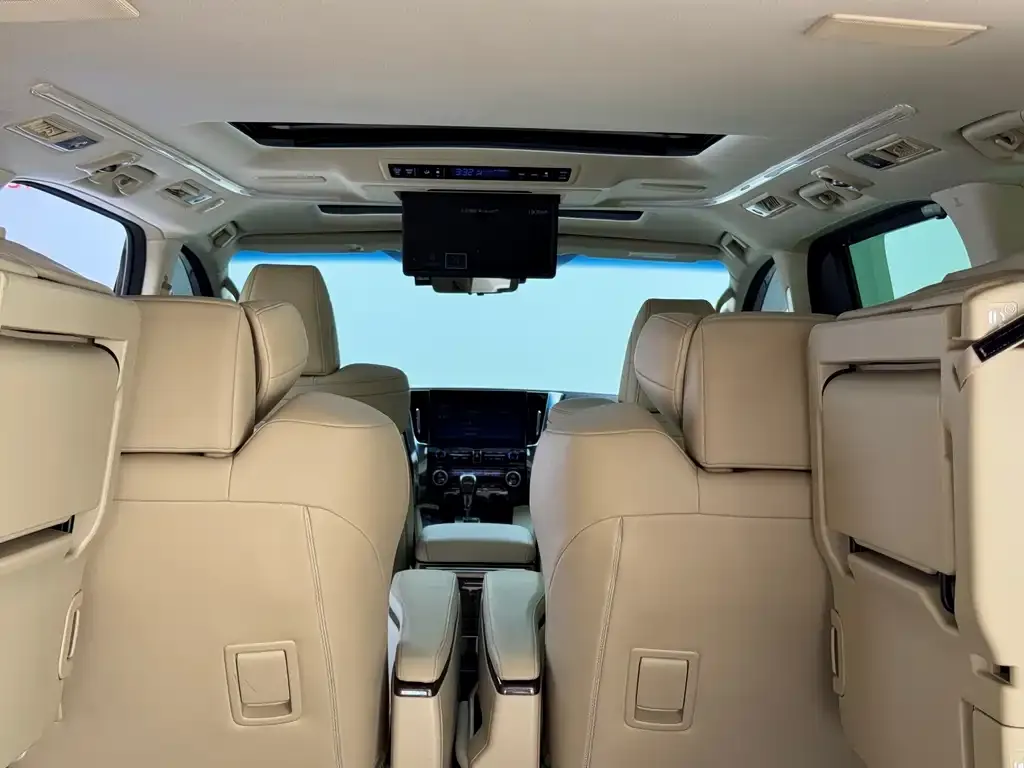 Toyota Alphard — фото 5