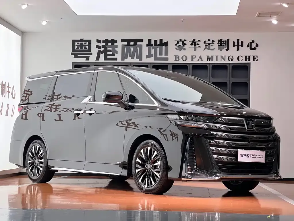 Toyota Vellfire — фото 8