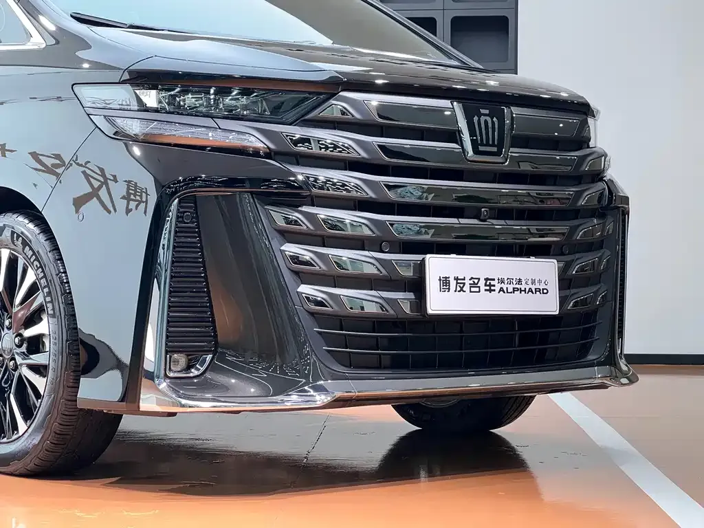 Toyota Vellfire — фото 3