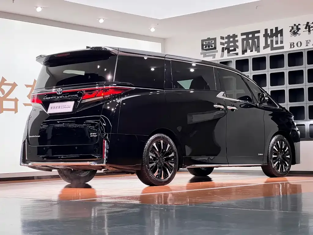 Toyota Vellfire — фото 5
