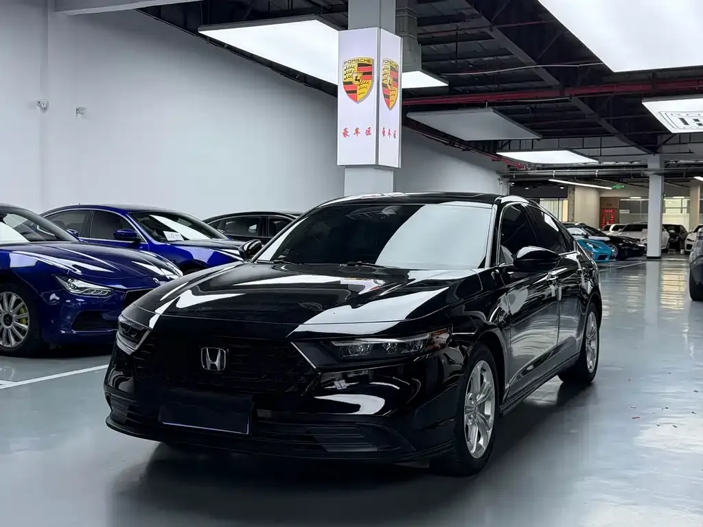 Honda Accord — фото 1