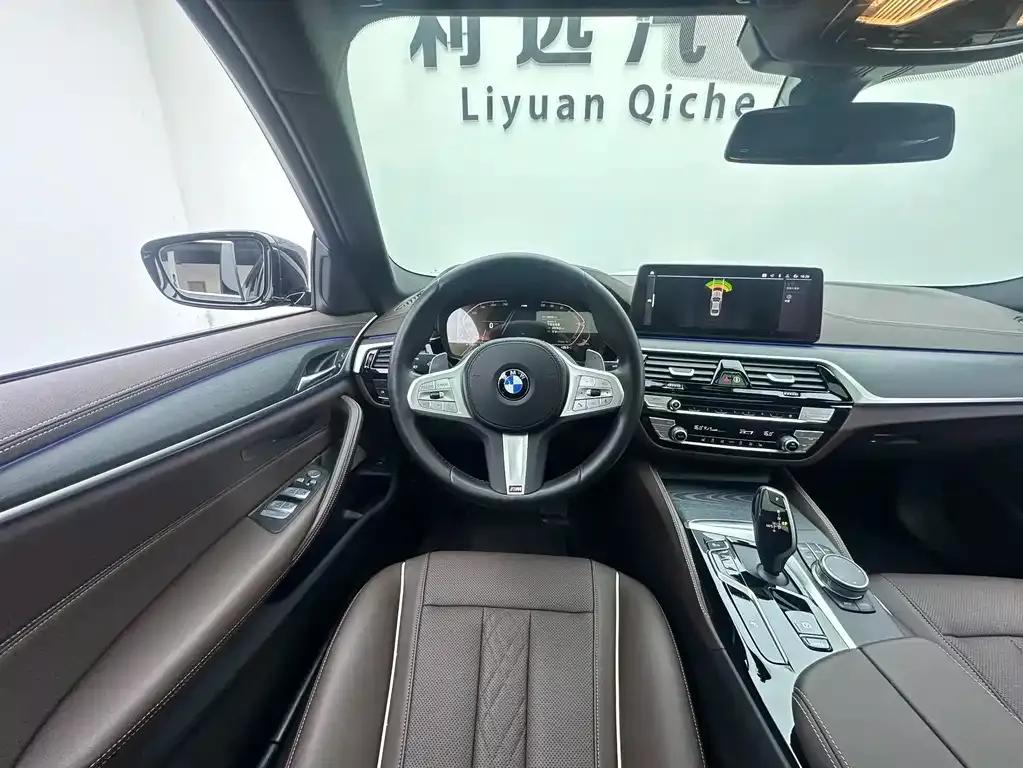BMW 5 Series — фото 10