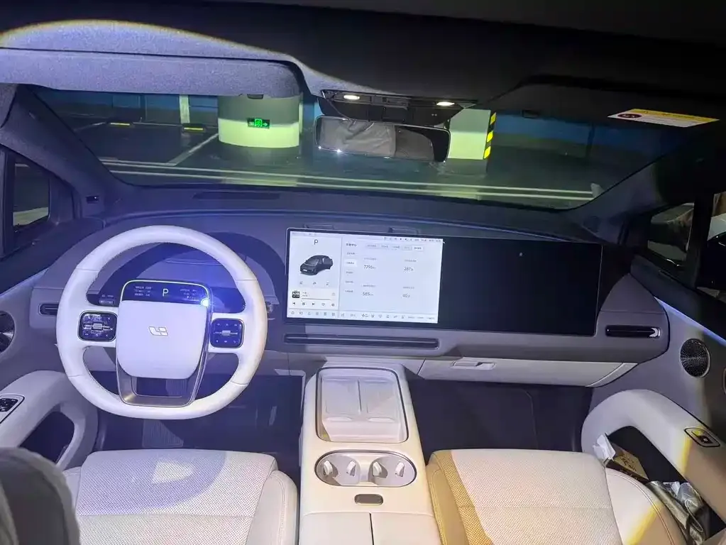 Li Auto i6 — фото 4
