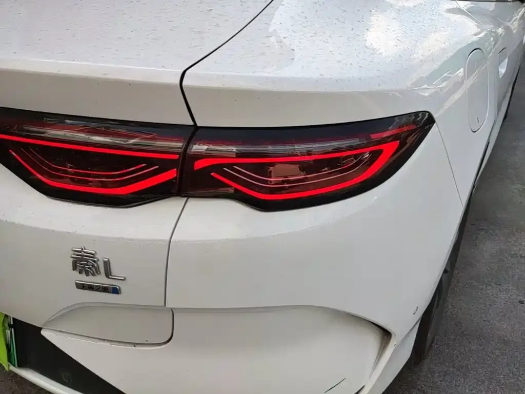 BYD Qin L — фото 2