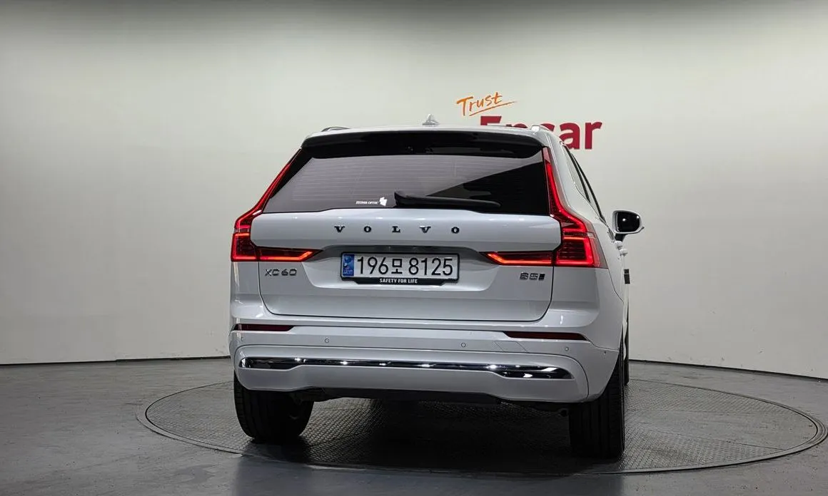 Volvo XC60 — фото 5