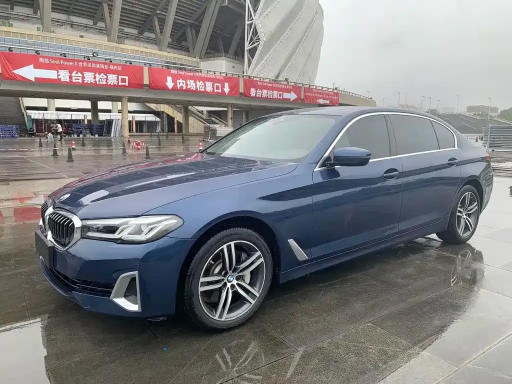 BMW 5 Series — фото 1