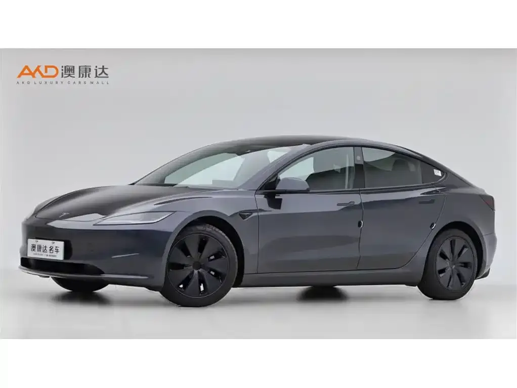 Tesla Model 3 — фото 1