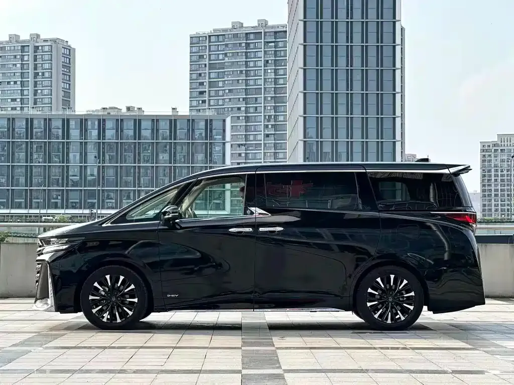 Toyota Vellfire — фото 10