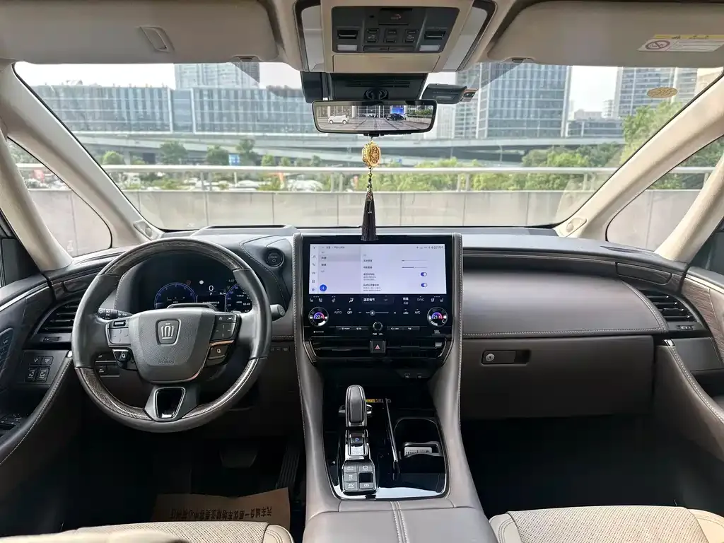 Toyota Vellfire — фото 7