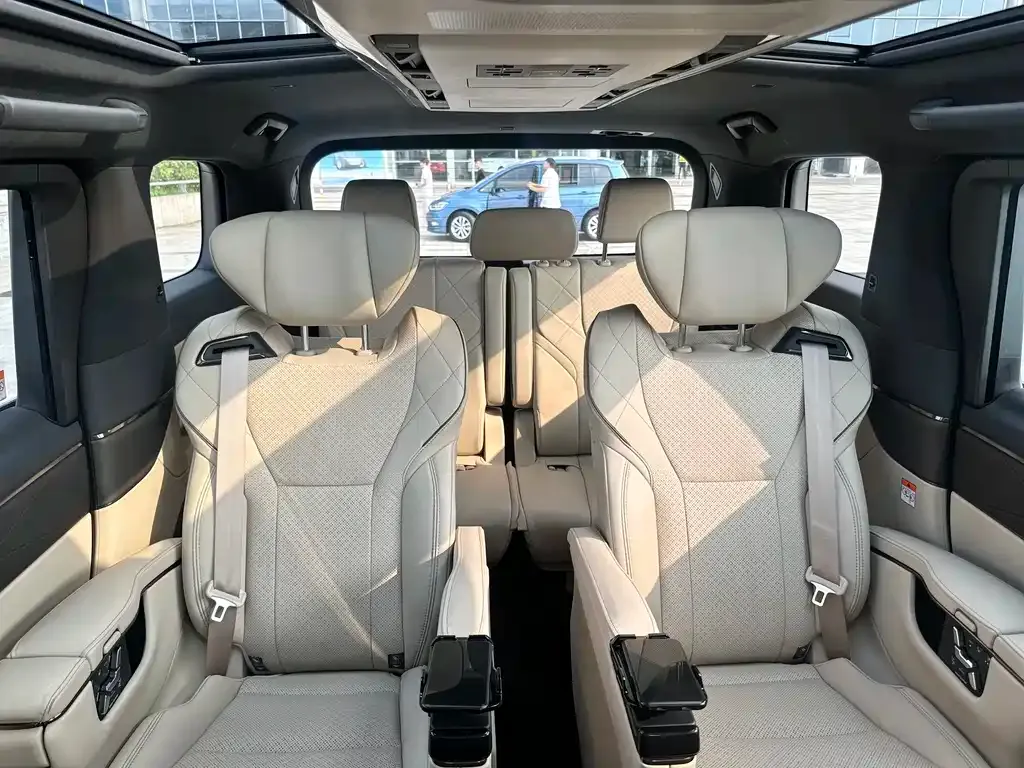 Toyota Vellfire — фото 8