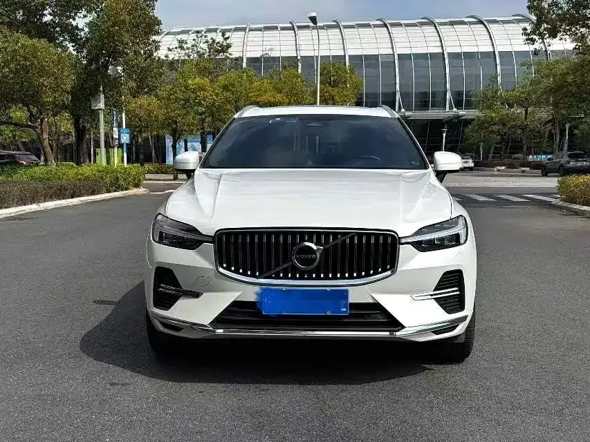 Volvo XC60 — фото 2