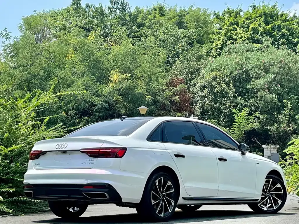 Audi A4L — фото 8