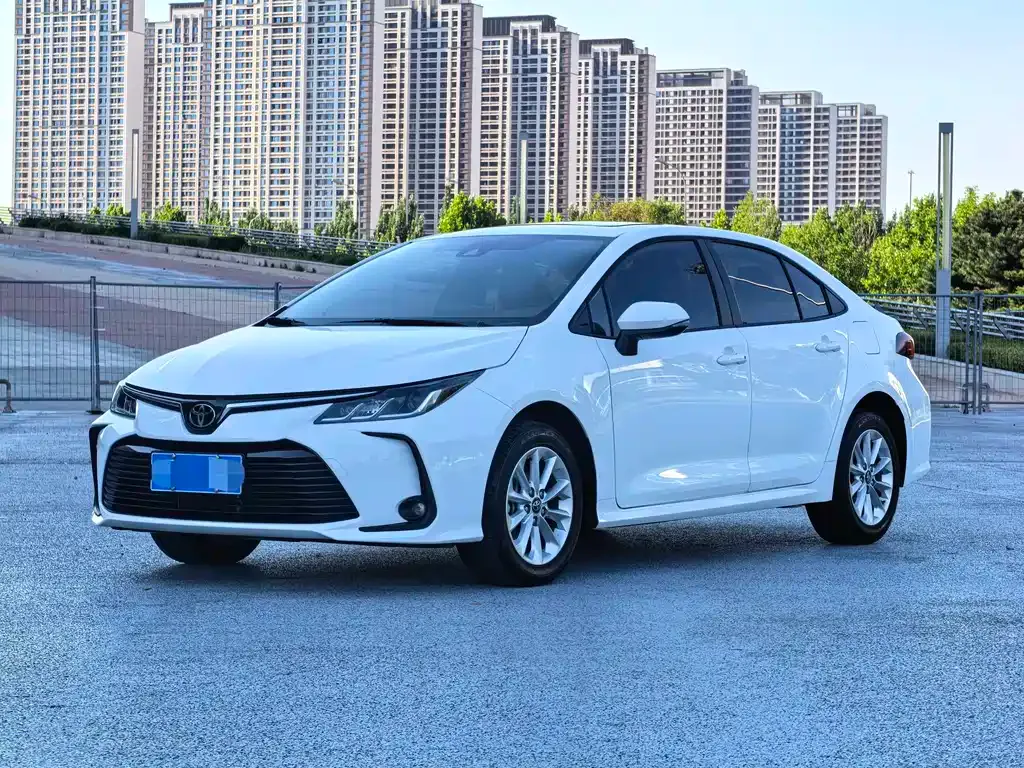 Toyota Corolla — фото 1