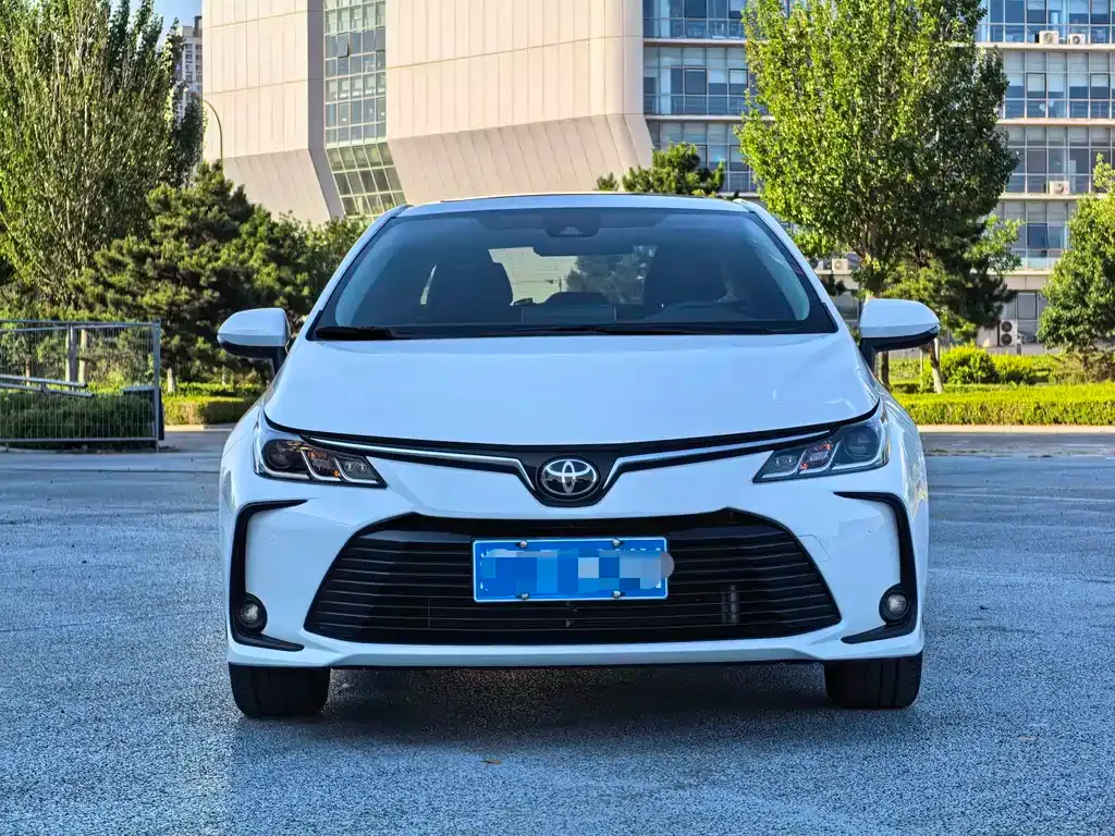 Toyota Corolla — фото 9