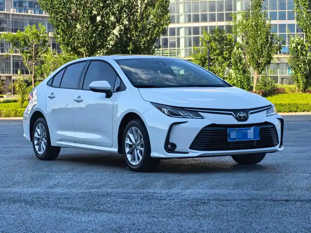 Toyota Corolla — фото 8
