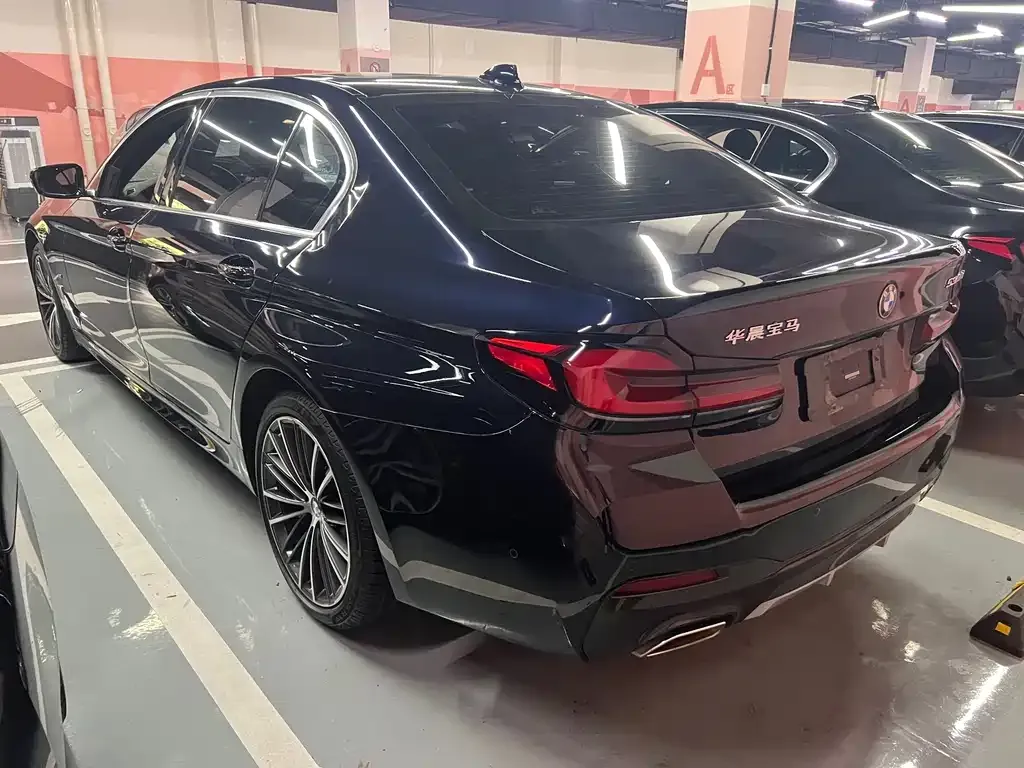 BMW 5 Series — фото 10