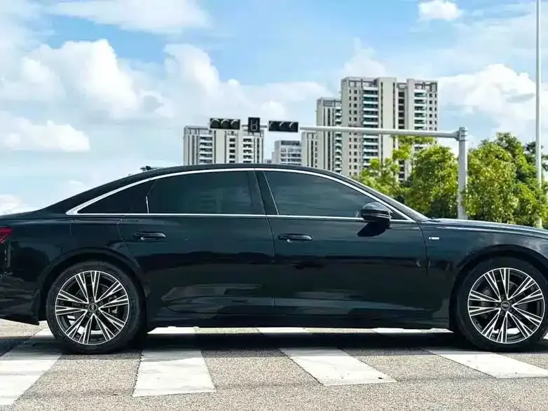 Audi A6L — фото 5