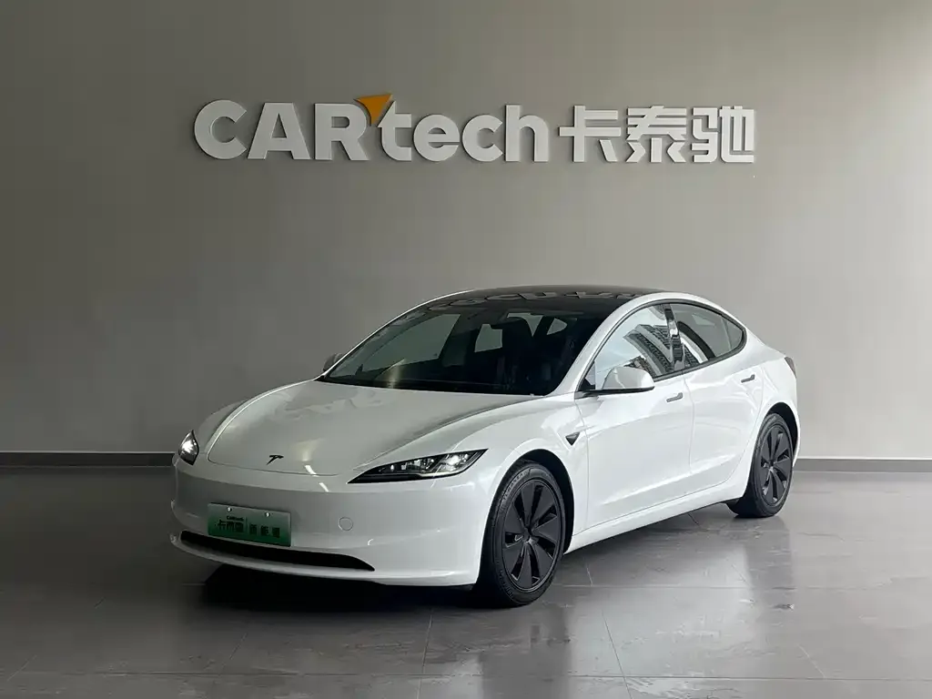 Tesla Model 3 — фото 1