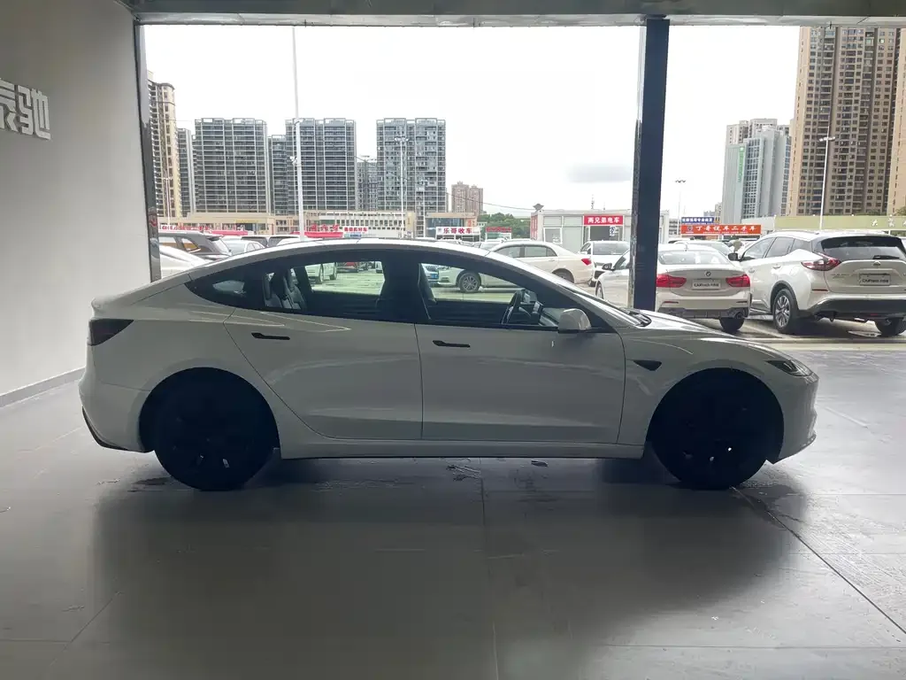 Tesla Model 3 — фото 6