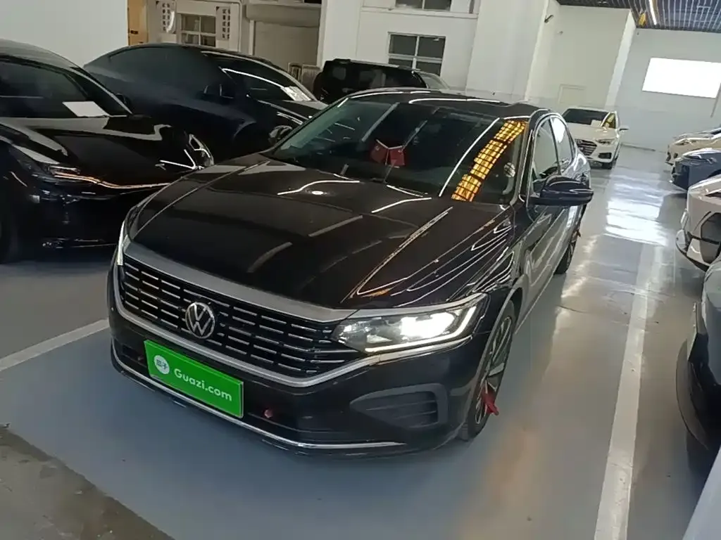 Volkswagen Passat — фото 1