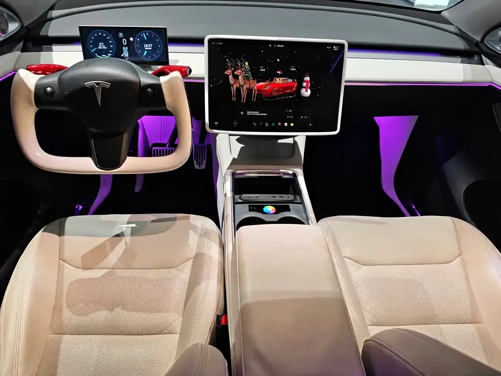 Tesla Model Y — фото 8