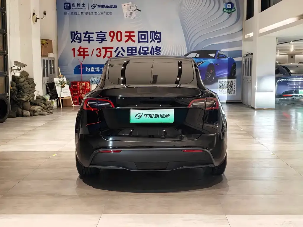 Tesla Model Y — фото 3