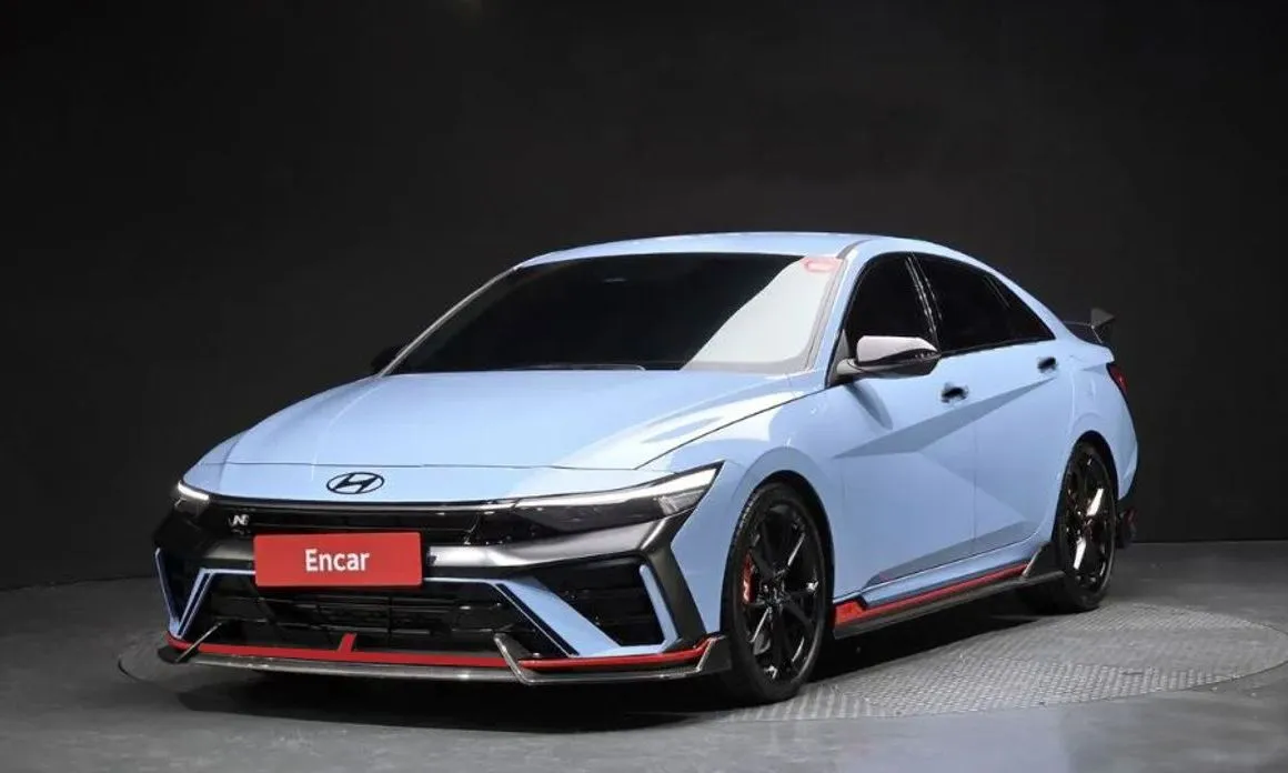 Hyundai AVANTE — фото 1
