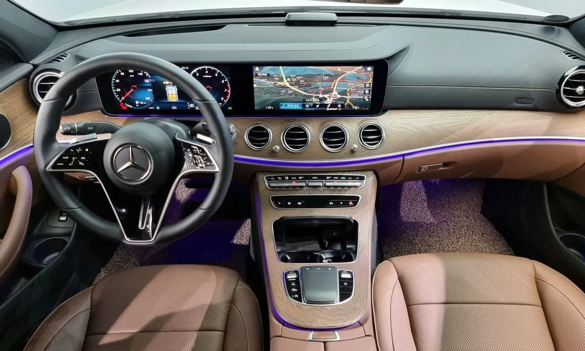Mercedes-Benz E-Class — фото 10