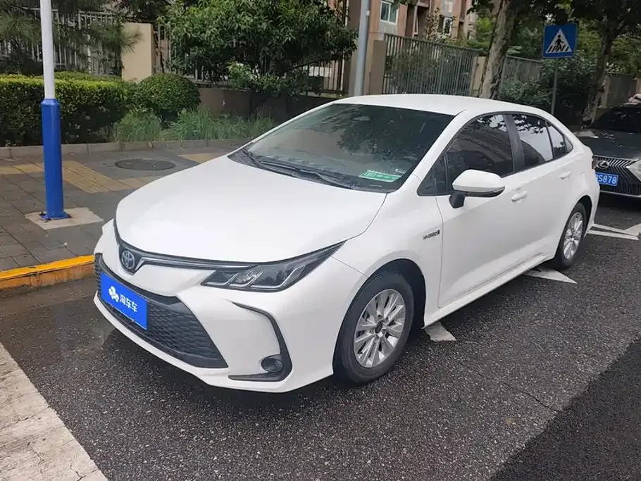 Toyota Corolla — фото 1